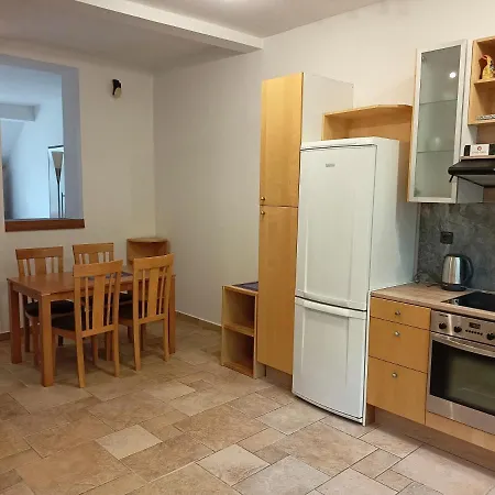 דירה Apartman Ondrejska קרלובי וארי